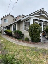 Building Photo - 320 San Antonio Ave