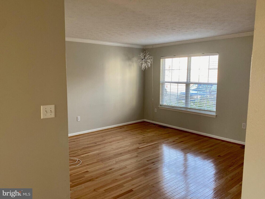 Foto principal - 142 Surrey Club Ln