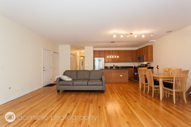 Foto del edificio - 1421 S Halsted St