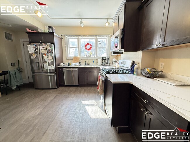 Foto del edificio - 12 Woodmont St