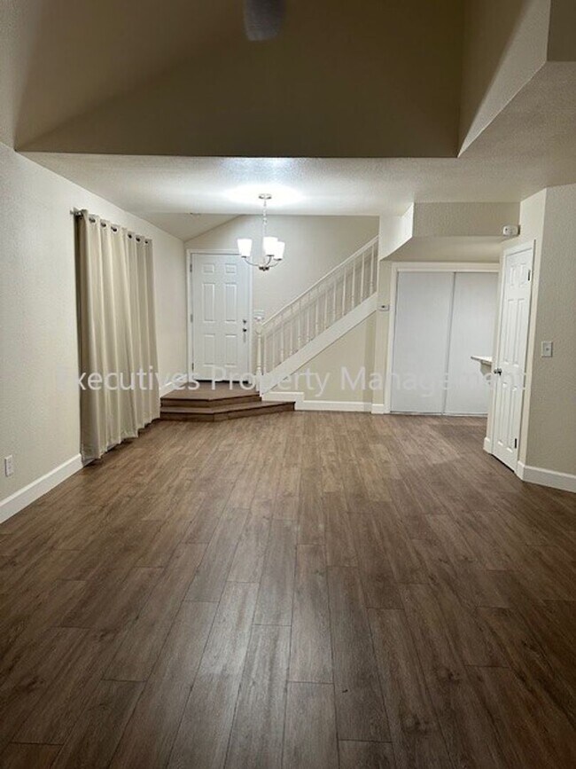 Building Photo - 3098 Aspen St