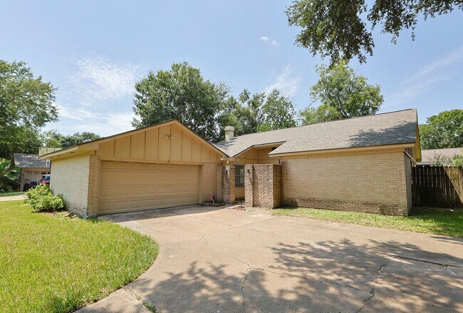 Building Photo - 22318 Fincastle Dr