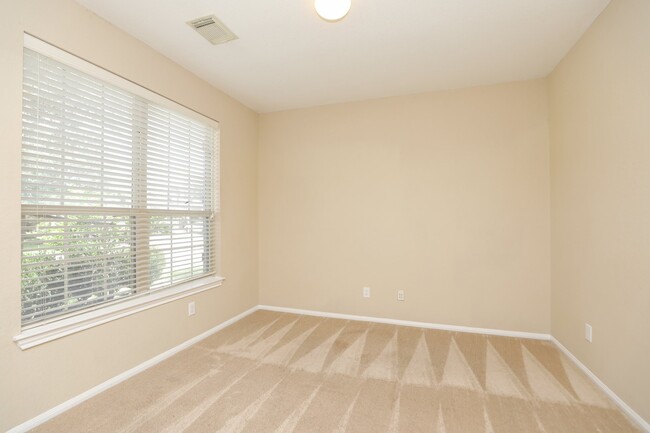 Foto del edificio - 11023 Heartland Grove Dr