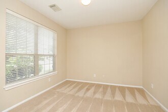 Building Photo - 11023 Heartland Grove Dr