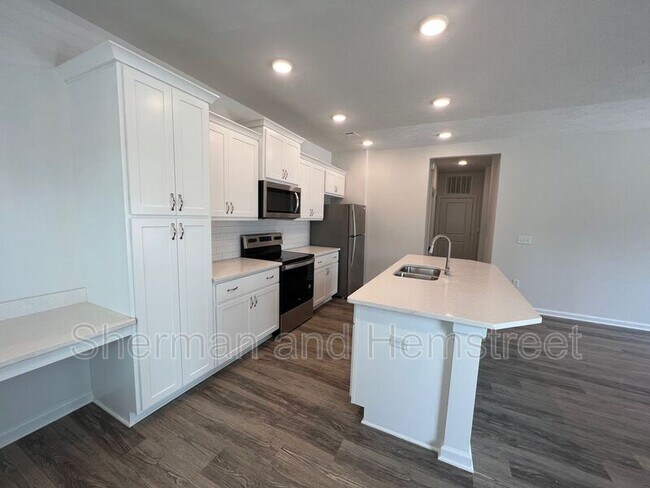 Building Photo - 5017 Mimosa Dr