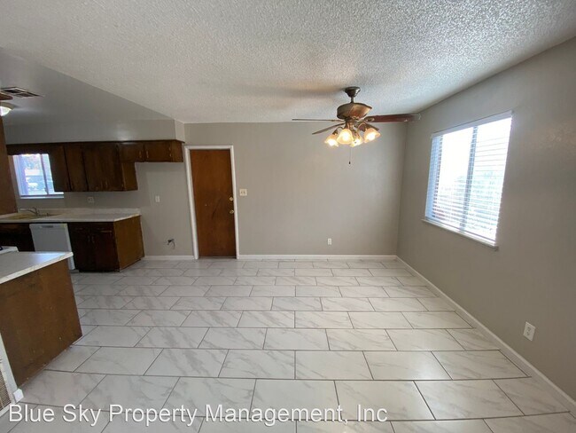 Building Photo - 3 br, 2 bath House - 3424 W Tulare Ave