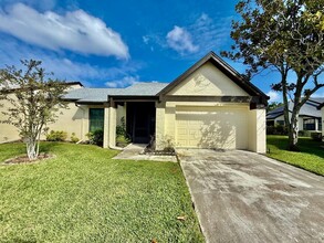 Building Photo - 940 Rosewood Ln
