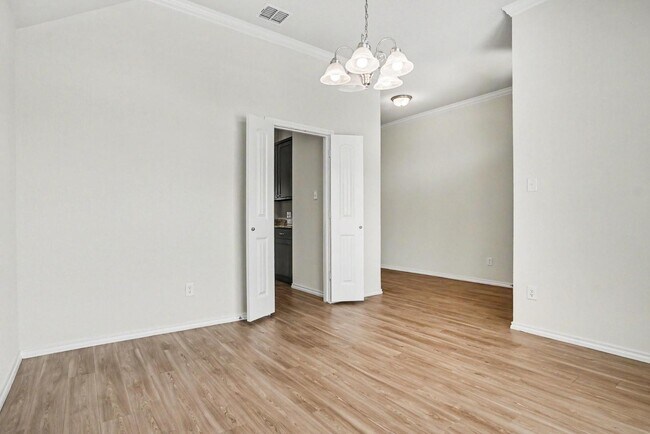 Building Photo - 429 Tobin Dr