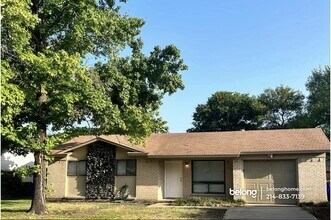 Building Photo - 5716 Hanson Dr