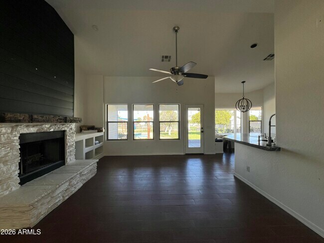 Foto del edificio - 17218 E Starflower Ct