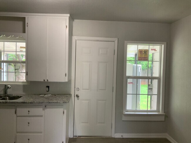 Foto del edificio - 2 Bedroom1 Bathroom Rental Home