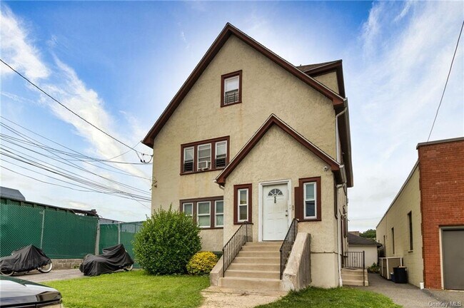 Building Photo - 50 Pleasant St