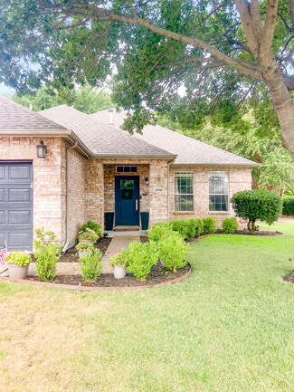 Building Photo - 2700 Cypress Point Dr