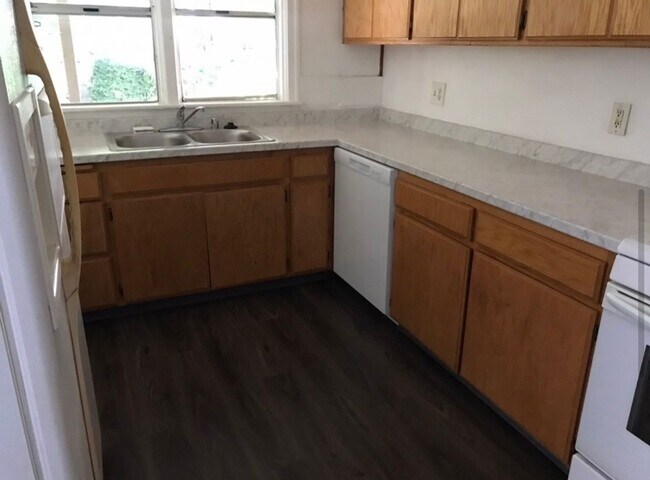 Foto del edificio - 3bd 2 ba home, great location