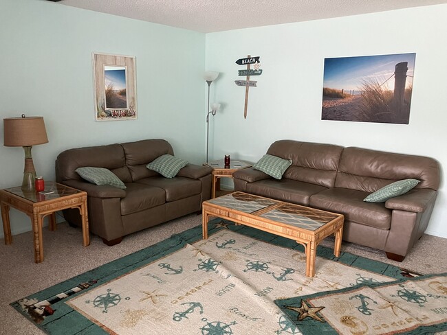 Living Room - 6 Vista Palm Ln