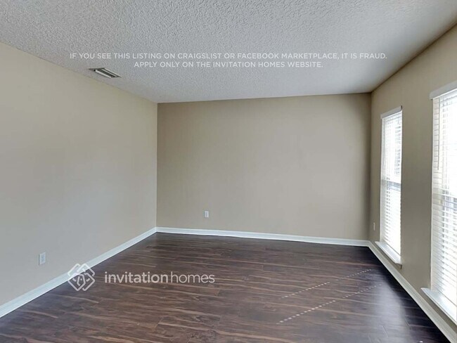 Foto del edificio - 327 John's Creek Pkwy