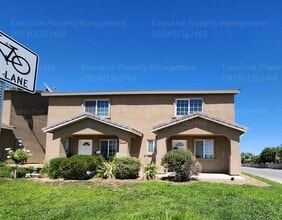 Building Photo - 624 Central Ave