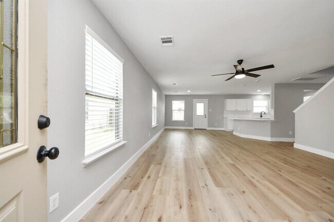 Foto del edificio - 354 Remington Harbor Ct