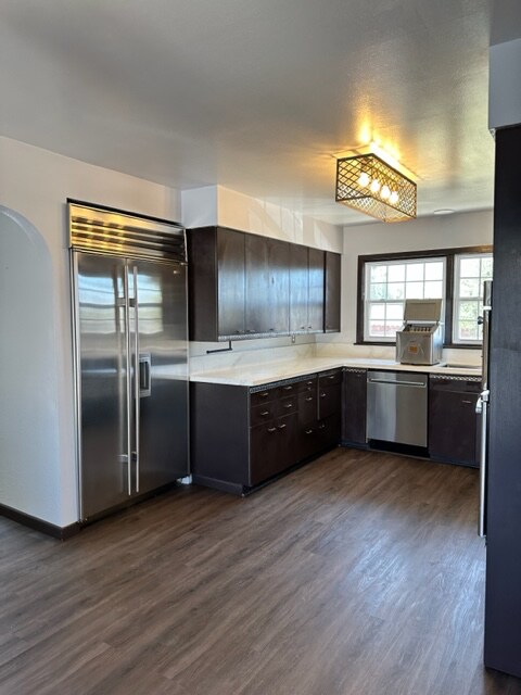 Building Photo - 7050 Pembroke Dr