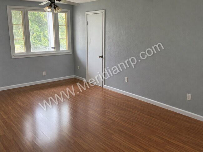 Foto del edificio - 3015 Holton Ave
