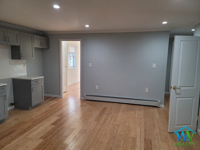 Foto del edificio - 1268 Evergreen Ave