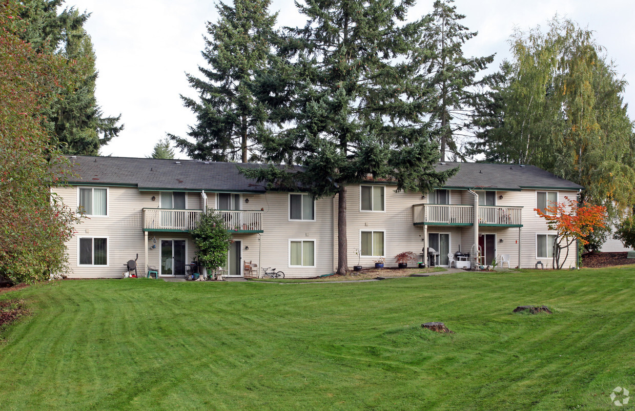 Meadow Park Garden Court - Apartments in University Place, WA