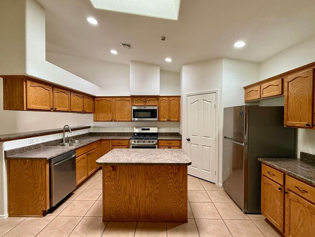 Building Photo - 3108 S Ragen Dr