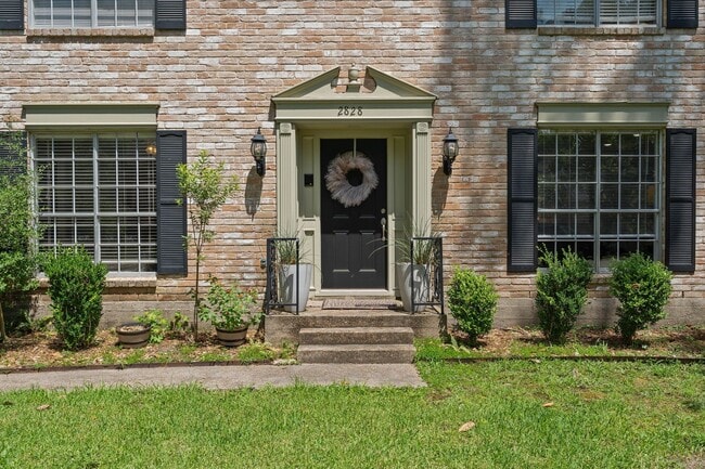 Building Photo - 2828 S Logrun Cir