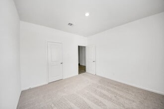 Building Photo - 2011 Corsica Crk Ln