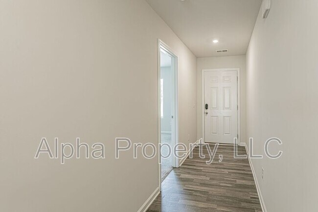 Foto del edificio - 304 Long Grove Ln
