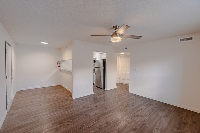 Kitchen & Dining Area - Huntley Ridge East