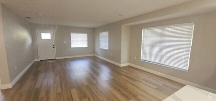 Building Photo - 5802 N Suwanee Ave
