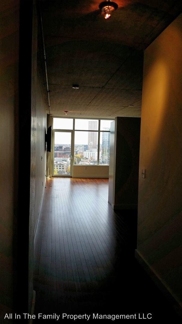 Foto del edificio - 1926 W Burnside St