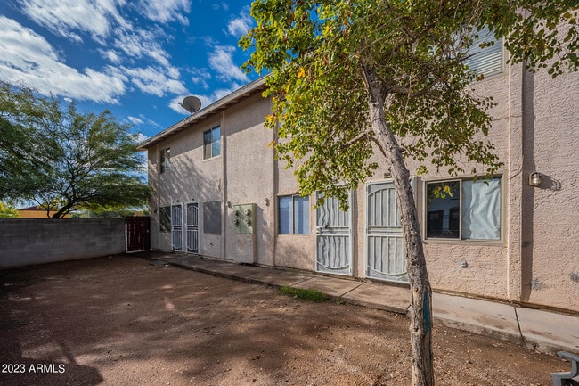 Foto del edificio - 12740 W Amy Dr