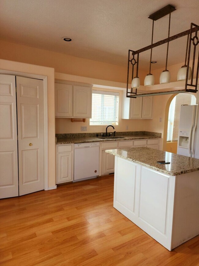 Foto del edificio - academy west 3 bedooms 2,5 baths