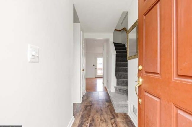 Photo - 45310 Gable Square Townhome