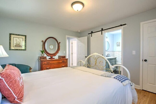 Foto del edificio - 201 Springdale Rd