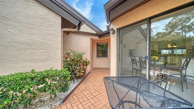 Foto del edificio - 6281 Timberlake Dr