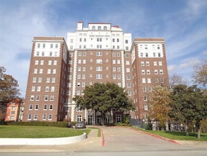 Building Photo - 329 E Colorado Blvd