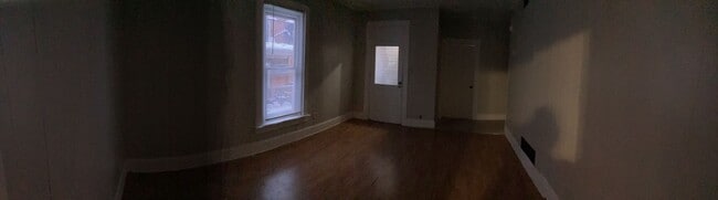 Building Photo - Beautiful Sidney Home