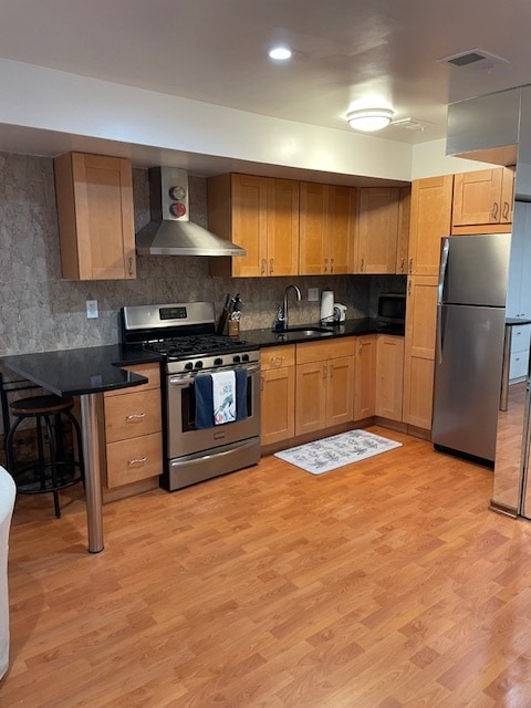 Full Kitchen with cooking utensils and dishes included - 481 Father Capodanno Blvd