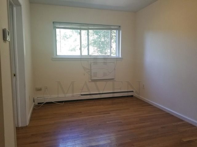 Building Photo - 19 Pine St