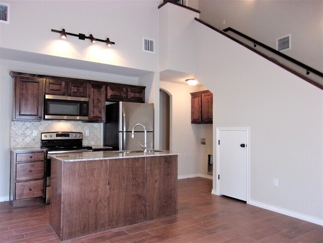 Foto del edificio - Creekside Townhomes 2 Bedroom