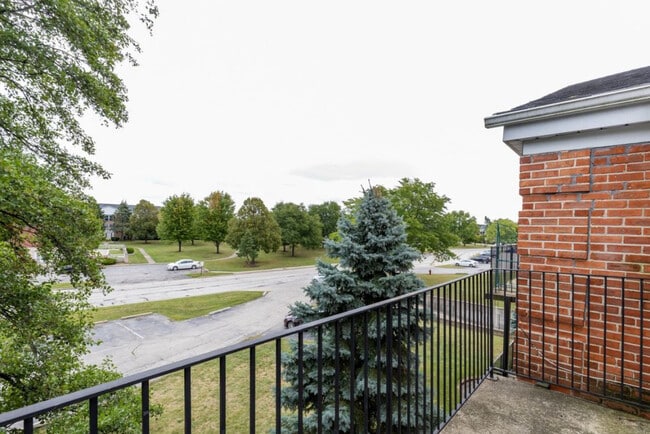 Building Photo - 5101 Carriage Way Dr