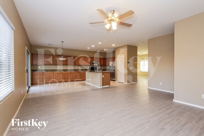 Building Photo - 17750 W Maui Ln