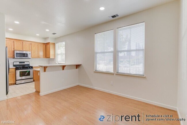 Building Photo - 4 br, 2.5 bath House - 1915 Center Ave, Ma...