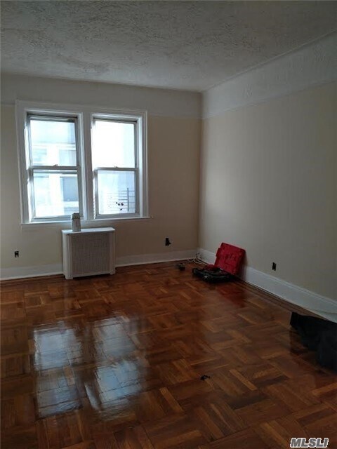 Foto del edificio - 70-15-70-34 34th Ave