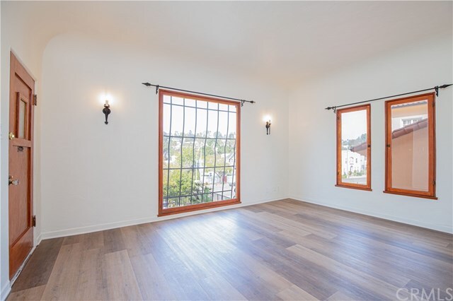 Building Photo - 812 Parkman Ave
