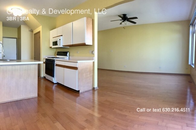 Building Photo - 681 N Katherine Ln