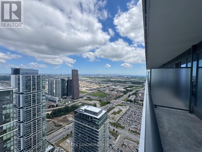 Building Photo - 950 Portage Pkwy